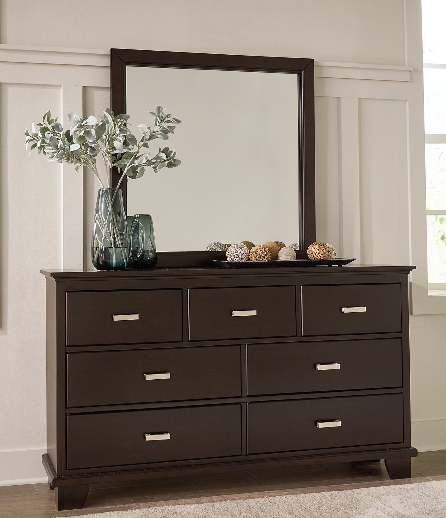 Covetown Full Panel Bed with Mirrored Dresser and Nightstand